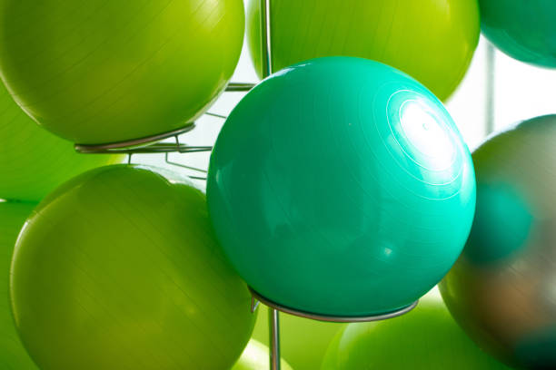 istock green gymnastic balls in studio - Pezzi ball 1289059179