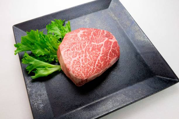bistecca di filetto di manzo giapponese di alta qualità - bistecca di filetto foto e immagini stock