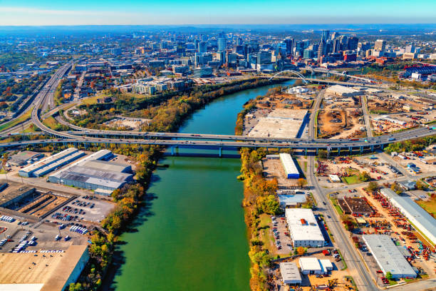 istock Cumberland River in Nashville 1289099714
