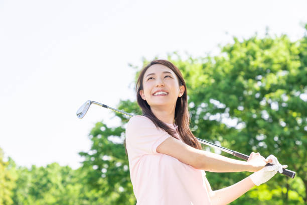 istock asian woman who golfs 1289105895