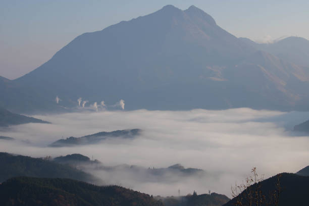 istock Yufuin morning fog 1289114505