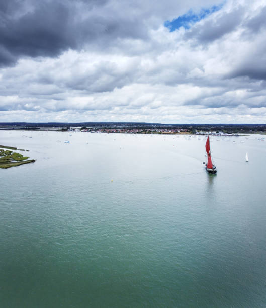 istock thames estuary going ot to sea 1289151803