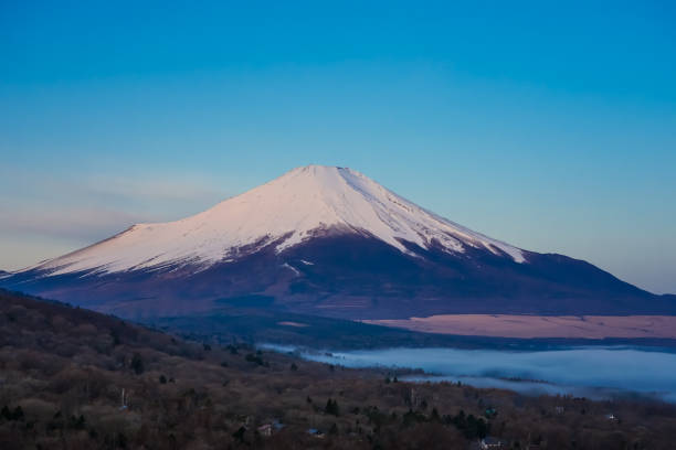 istock View of Mt. Fuji from Mikuni Pass in early spring 1289154376