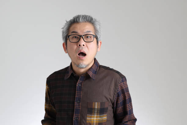 hombre asiático - frustration terrified worried glasses fotografías e imágenes de stock