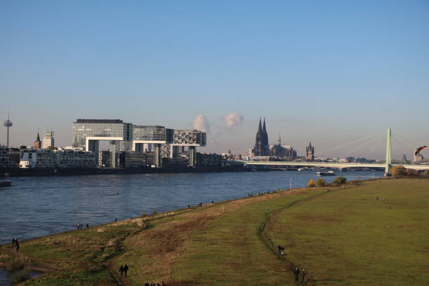 istock Severins bridge in Cologne in autumn, Germany 1289271344