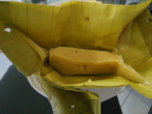 Barongko Barongko is a typical Bugis-Makassar food made from mashed bananas, eggs, coconut milk, sugar and salt. Then wrapped in banana and steamed. When cooked, put in the refrigerator makassar stock pictures, royalty-free photos & images