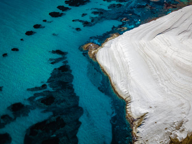 scala dei turchi escalier des turcs, sicile italie,scala dei turchi. une falaise rocheuse sur la côte de realmonte, près de porto empedocle, sicile méridionale, italie - agrigento sicily italy tourism photos et images de collection