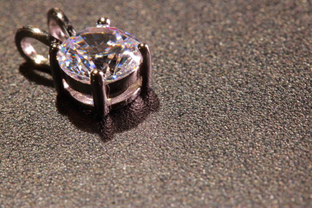 istock Shining, expensive and beautiful diamond accessories 1289293898