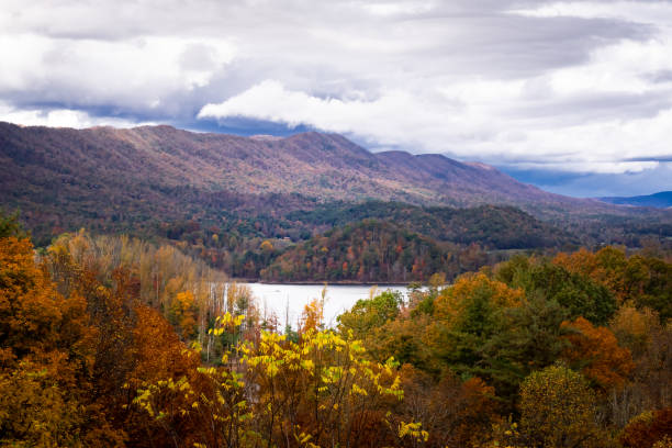 istock Autumn in the Blue Ridge Mountains 1289302557