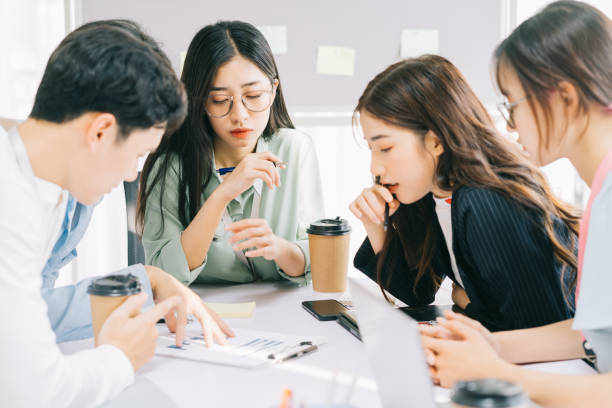 istock Business people 1289307878