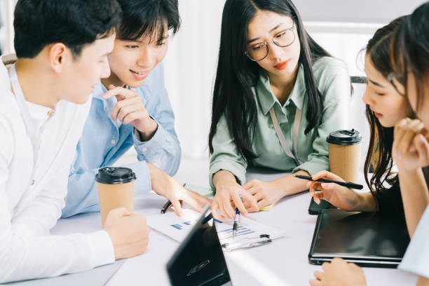 istock Business people 1289307909