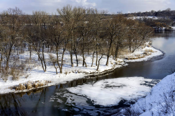 istock The first snow fell in the autumn on the river 1289315731