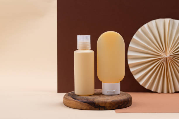 istock Empty cosmetic tube with podiums 1289327366