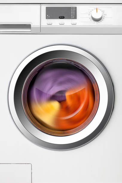 i̇çinde dönen giysiler bulunan çamaşır makinesi - santrifüj stok fotoğraflar ve resimler