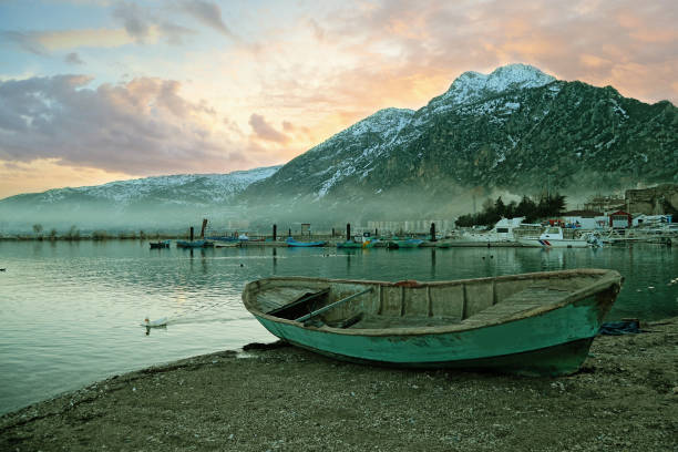 istock a foggy day by the river 1289365577