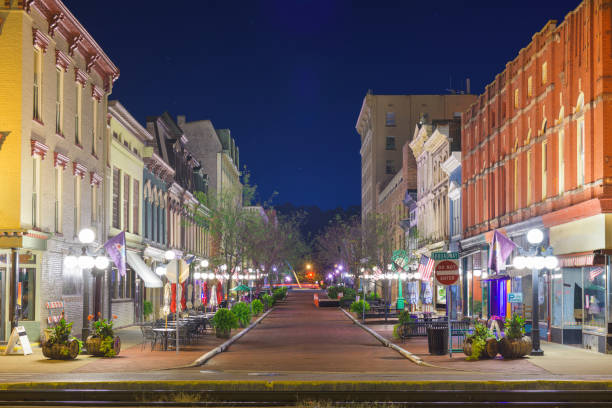 istock Frankfort, Kentucky, USA at Night 1289411485