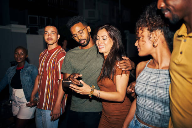 istock We're using the internet to do some club hopping 1289411841