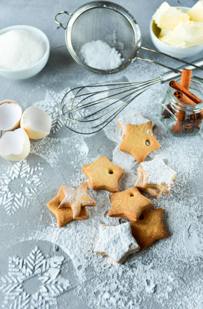 istock Christmas star shape cookies 1289415761