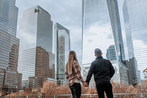 Latino couple traveling in New York