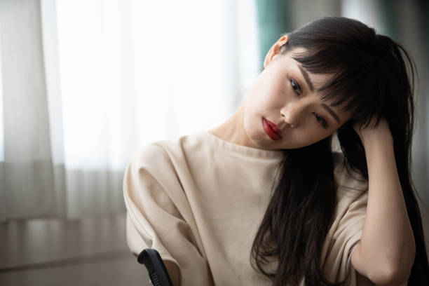 istock Worried woman 1289508912