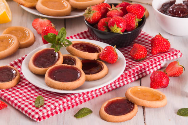 istock Lemon and straberry tartlets. 1289530636