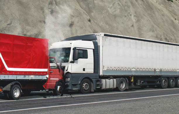 frontal collision between two trucks - flatbed truck imagens e fotografias de stock