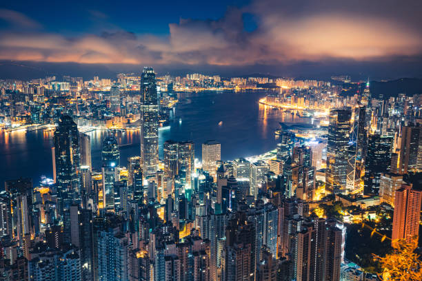 istock Hong Kong skyline at sunrise 1289544930