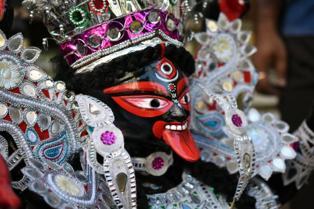 face of hindu goddess kali - maa kali thakur - dakshina kali with blurry background - sculpture clay human face human head imagens e fotografias de stock