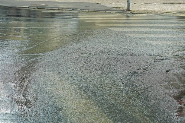 istock Floods street 1289581654