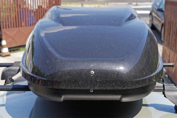 istock Roof box car 1289581677