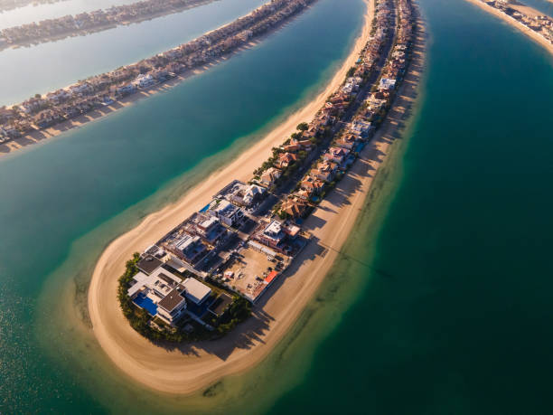 the palm jumeirah island in dubai uae aerial view - palm island imagens e fotografias de stock
