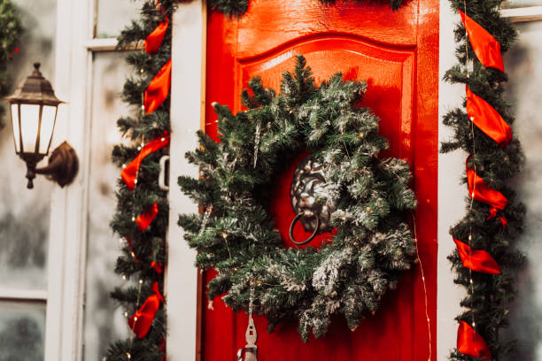 istock christmas holiday decor decoration wreath 1289598111