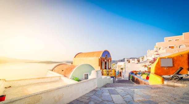 istock Oia, traditional greek village 1289599388