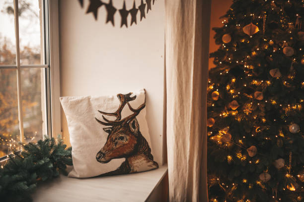istock christmas winter ornament decor pillow 1289623545