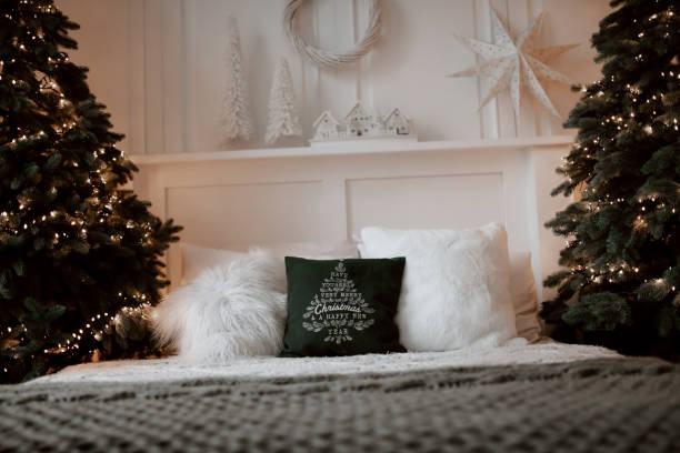 istock christmas winter ornament decor pillow 1289623570