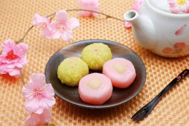 istock Japanese sweets for spring. Cherry blossoms and rape blossoms. 1289650408
