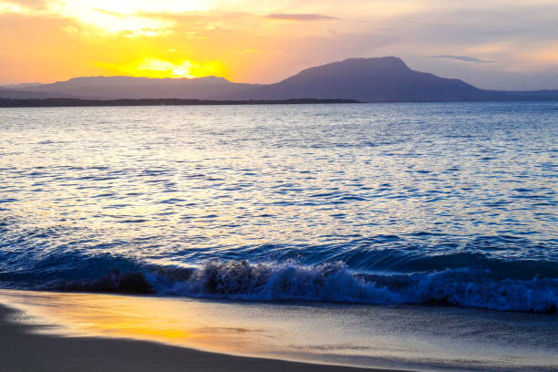 istock Sunset in the ocean. Seascape. 1289664730