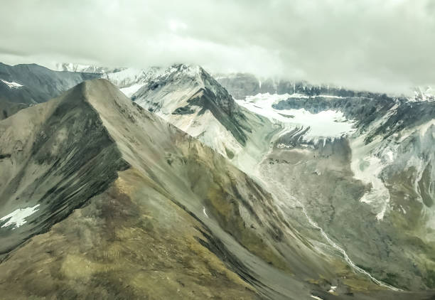 istock Mountains of Alaska 1289665022