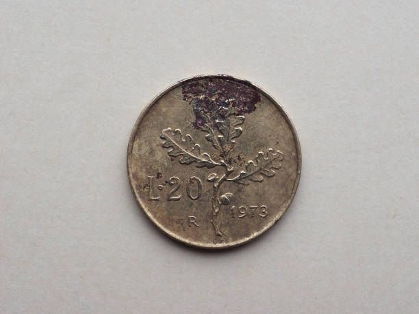 istock vintage 20 lira corner, Italy 1289670116