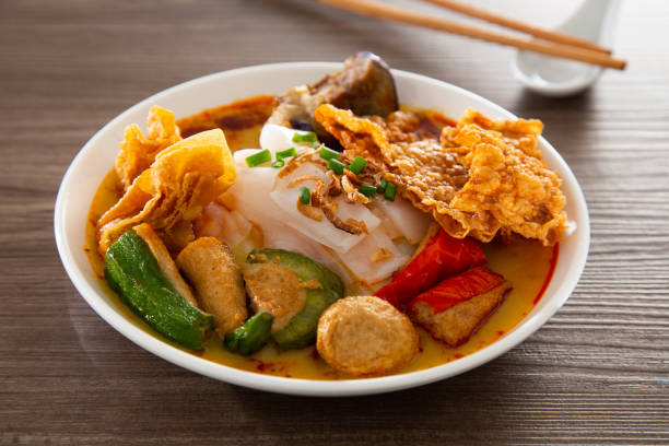 istock Curry Chee Cheong Fun or Rice Noodle served with yong tau foo 1289679828
