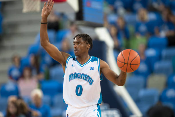 istock Basketball player with basketball 1289707466
