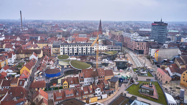 obszar centralny w odense - hans christian andersen odense town denmark zdjęcia i obrazy z banku zdjęć