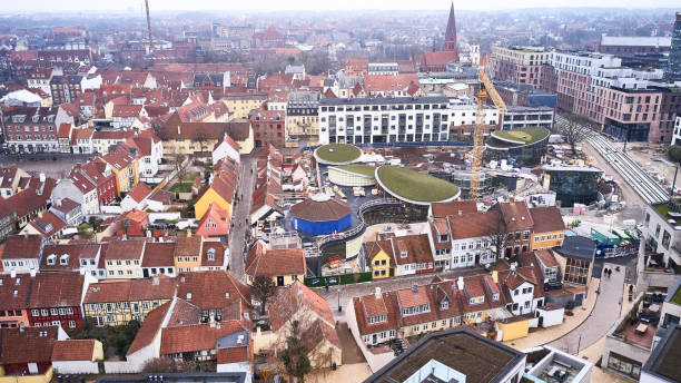 obszar centralny w odense - hans christian andersen odense town denmark zdjęcia i obrazy z banku zdjęć