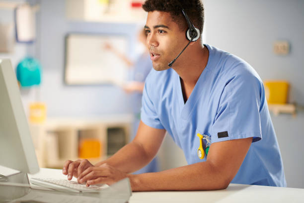 telemedicine medical hotline call centre triage stock pictures, royalty-free photos & images