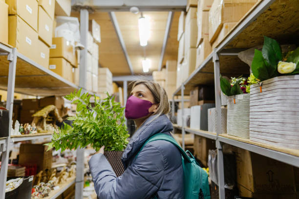 istock Shopping for my new home 1289765379