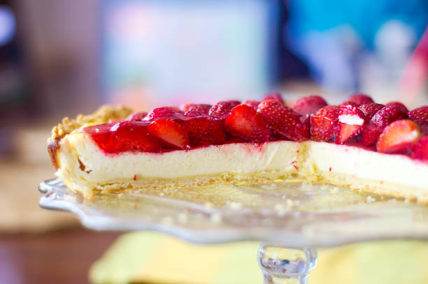 istock Strawberries cake with jelly 1289793107