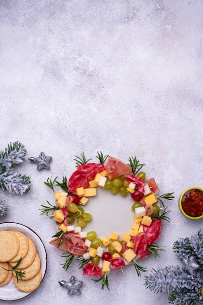 istock Appetizers in shape of Christmas wreath 1289793133