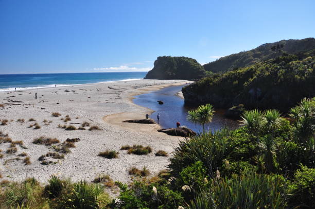 istock Shipwreck Creek New Zealand 1289801761