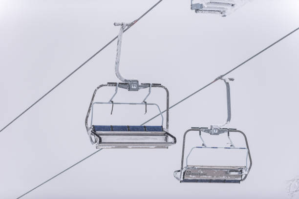istock Cable car in a mountain area stock photo 1289802589