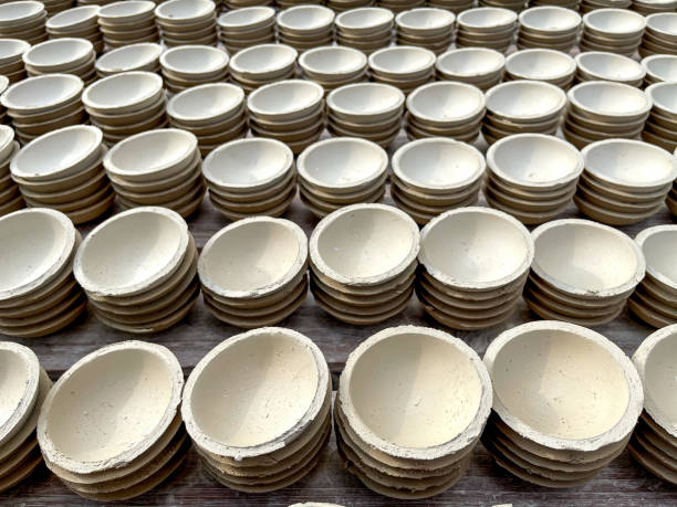 istock Ceramic bowl exposed to sunlight for dry, 1289842982